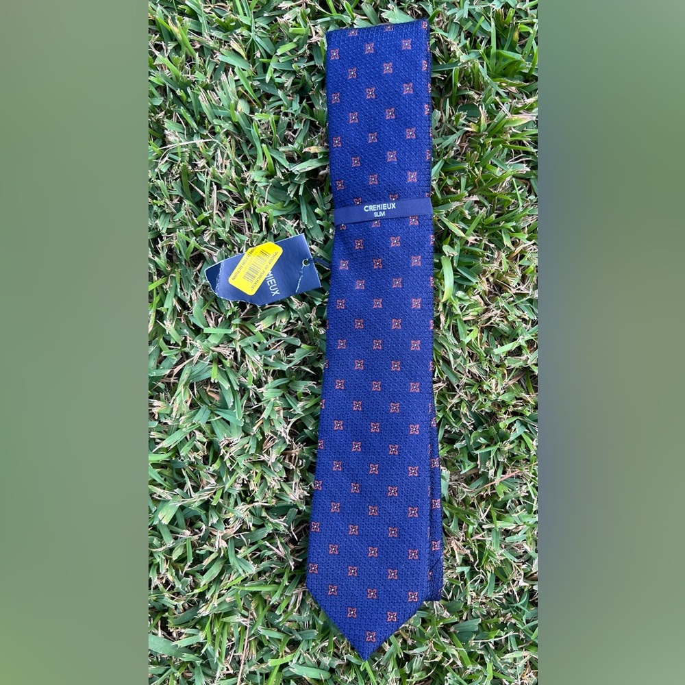CREMIEUX slim style tie NWT